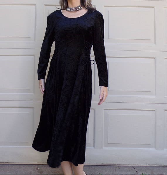 BLACK PANNE VELVET 1990s 90s fit and flare dress … - image 1