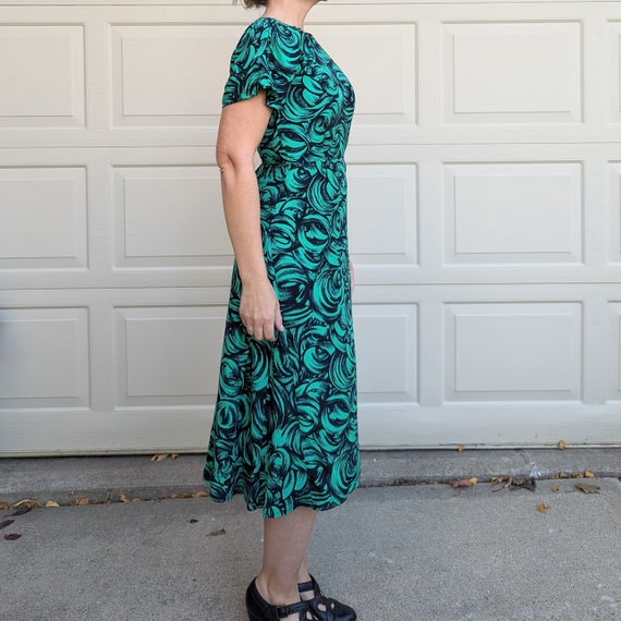 1980's does 1940's FLORAL RAYON DRESS S (J11) - image 5