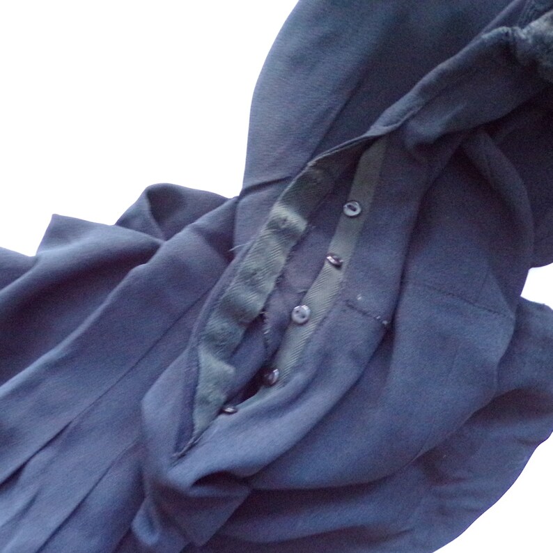 1930/'s 1940/'s LITTLE BLACK DRESS with cute yoke S E5