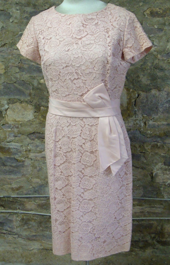pink LACE WIGGLE DRESS vintage sheath 50's 60's m… - image 3