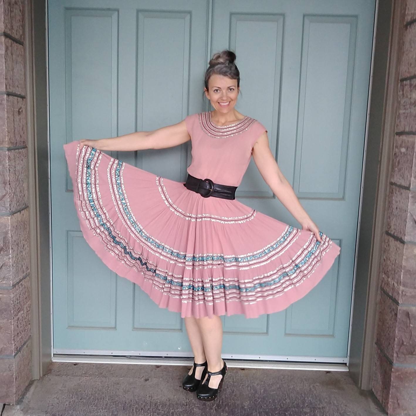 1950s PINK WESTERN DRESS 50s patio circle skirt S M (A7)