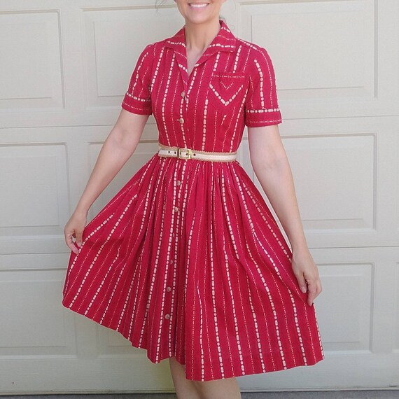 1950s RED COTTON day DRESS 50s shirtdress S (B1)