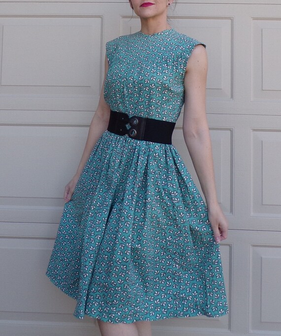 EARLY 1950s COTTON DRESS maybe feedsack fabric S 5