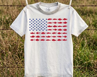 DESCARGA DIGITAL Pez Bandera Americana PNG, Pesca PNG, Diseño inspirado en la bandera estadounidense para camiseta, taza, bolso y lata de vidrio