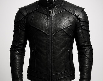 Chaqueta de cuero negro estilo motero/gótico de cazador de monstruos, hecha a mano e inspirada en la fantasía oscura.