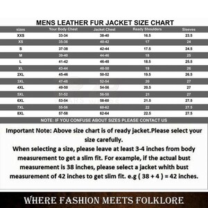 Op de afbeelding: Een maattabel voor leren en bontjassen voor heren, met afmetingen in centimeters voor borst, schouders en mouwen. Bevat een opmerking over het selecteren van de juiste maat voor een slanke pasvorm. De tekst "WHERE FASHION MEETS FOLKLORE" staat onderaan.