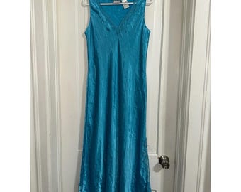 Vintage Women's size medium delicates Turquoise Satin Slip nightgown sleep gown