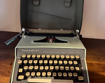 Macchina da scrivere vintage Remington Travel-Riter Deluxe / Blu uovo di anatra / Funzionante con rara custodia in pelle / Portatile retrò anni '60 / Design britannico