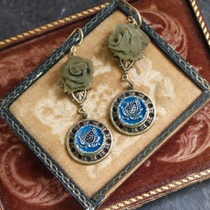 Stunning victorian blue metal button earrings ornate layered design mesh brass roses jewelry dangle antique vintage image 1