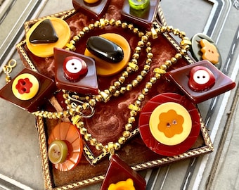 Bakelite button Necklace  assemblage realistics cookie fall Autumn vintage repurposed jewelry stacked chunky statement catalin antique