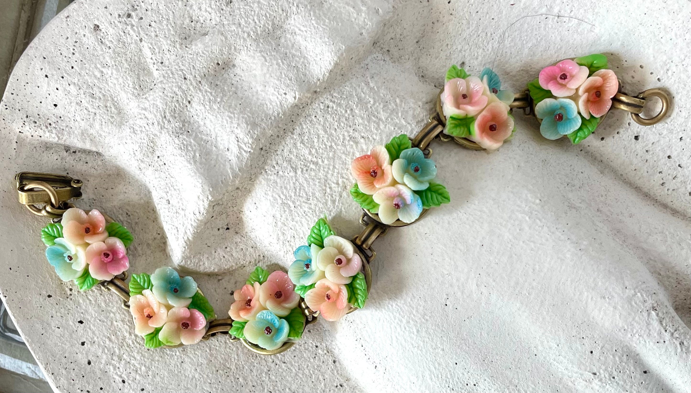 50s Flower Bracelet - Etsy