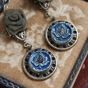 Stunning victorian blue metal button earrings ornate layered design mesh brass roses jewelry dangle antique vintage image 4