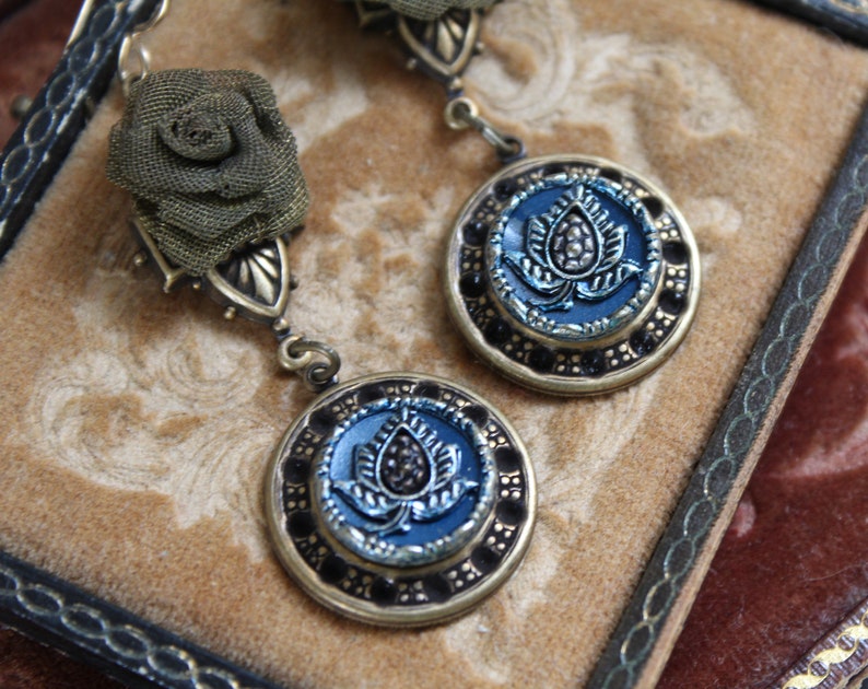 Stunning victorian blue metal button earrings ornate layered design mesh brass roses jewelry dangle antique vintage image 4