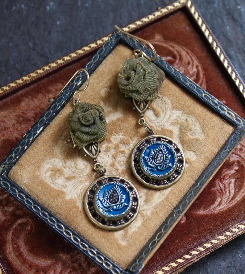 Stunning victorian blue metal button earrings ornate layered design mesh brass roses jewelry dangle antique vintage image 5