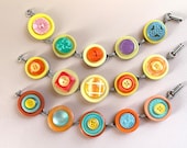 Your choice mix 'n match Vintage button bracelet plastic Spring colors lightweight assemblage