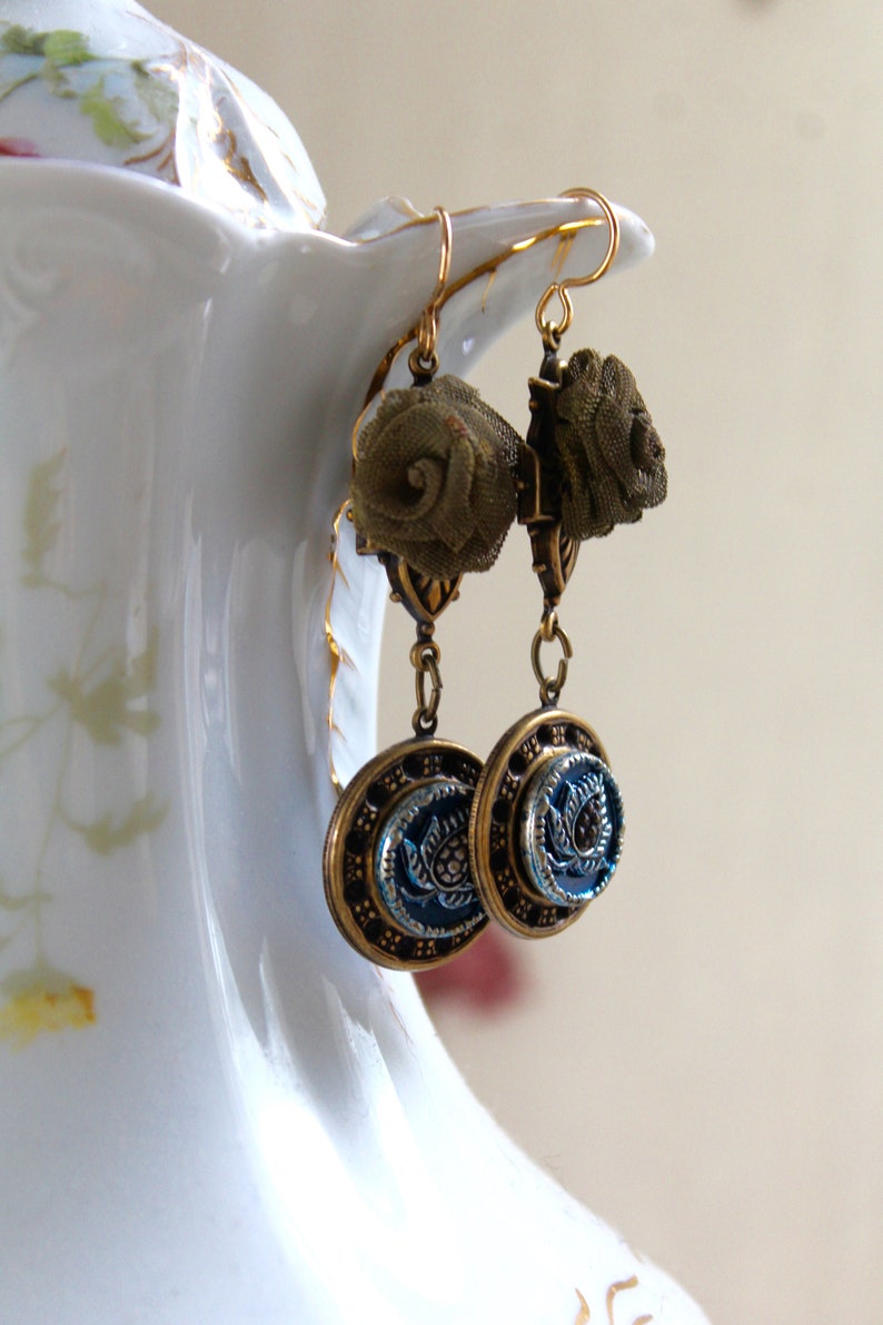 Stunning victorian blue metal button earrings ornate layered design mesh brass roses jewelry dangle antique vintage image 6