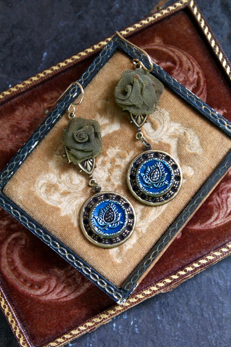 Stunning victorian blue metal button earrings ornate layered design mesh brass roses jewelry dangle antique vintage image 7