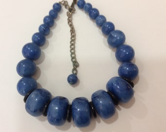 Vintage beautiful chunky large plastic beads necklace