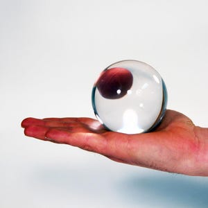 Piłka kontaktowa Zeekio Clear Acrylic - Body Juggling - 80 mm
