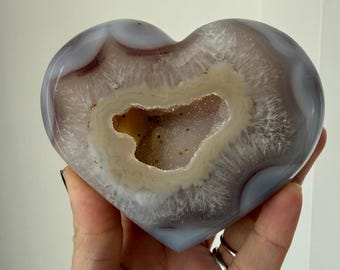 White Agate Sugar Druzy Heart on black metal Stand