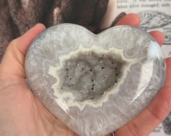 White Agate Sugar Druzy Heart on black metal Stand