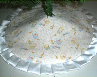 24 Rabbits Among Eggs with Sparkles Arkansewn Small Tabletop Easter Tree Skirt