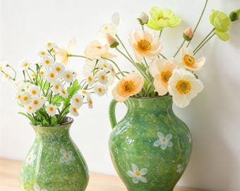 Hand-Painted Green Daisy Ceramic Pitcher Vase,Rustic Decorative Flower Vase for Farmhouse,Boho Home Decor,Cottagecore Table Centerpieces