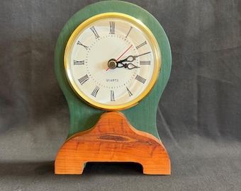 Wooden Desk Clock Vintage HOMCO Hunter Green Natural Wood Rustic Cottage Works