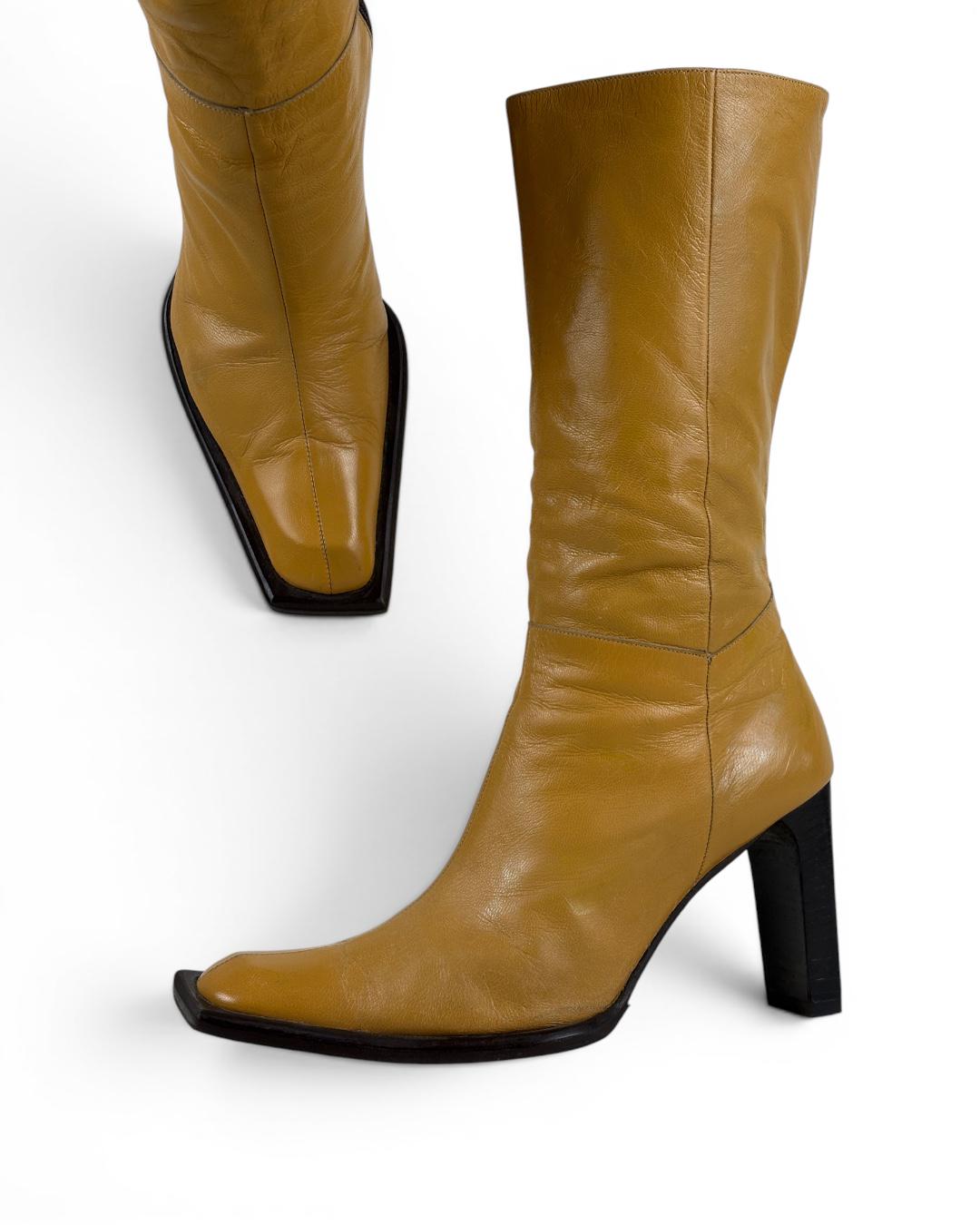 Beige genuine leather boots square toe 90s style EU 37