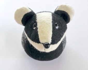 Felt Badger Sewing Pattern PDF Photo Tutorial | Badger Ornament | Mother's Day Handmade Gift