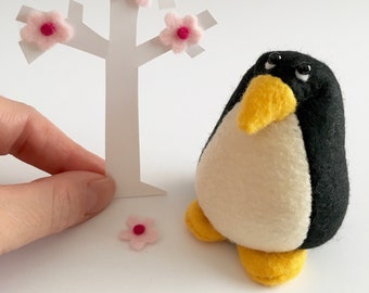 Felt Penguin Sewing Pattern PDF Photo Tutorial | Penguin Ornament | Mother's Day Handmade Gift