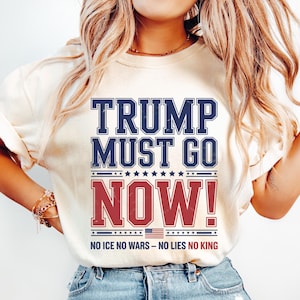 Puede incluir: Un juego de tres tazas de cerámica con un acabado moteado y mate. Las tazas son de color crema, marrón claro y marrón oscuro. Cada taza tiene un diseño simple y minimalista.