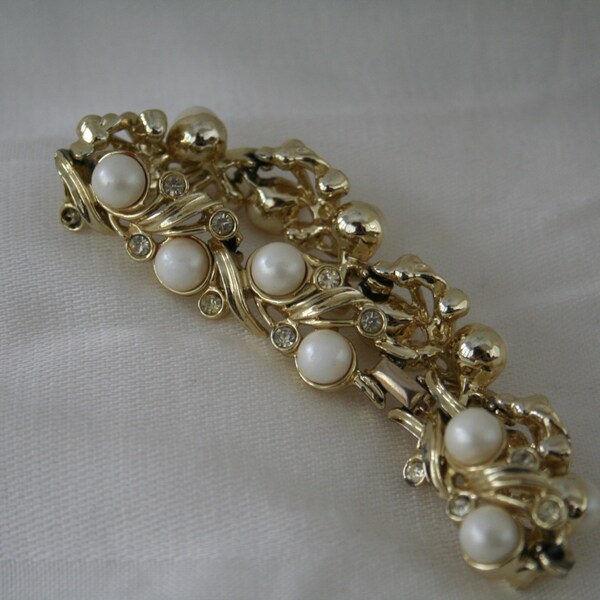 Sarah Coventry Pearl and Rhinestone Bracelet Marked