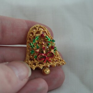 Bell Decorated with Wreath Vintage Brooch