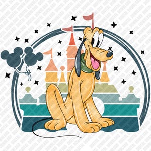 Puede incluir: Ilustración de dibujos animados de Pluto, un perro amarillo, sentado frente a un castillo. Pluto tiene un collar verde y una lengua rosa. El fondo incluye globos de Mickey Mouse y formas de estrellas negras.