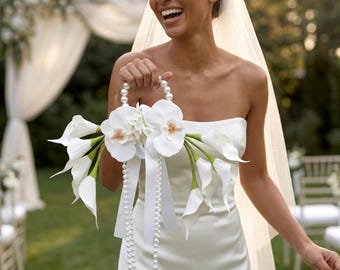 White Calla Lily Bridal Bouquet with Pearls, Silk Wedding Bouquet, Elegant Bride Flowers for Ceremony