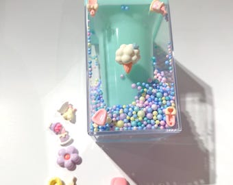 Pen holder & 14 charms