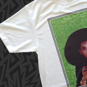 BEETLEJUICE Lydia Deetz WINONA RYDER T-Shirt Nikon Camera photography Small - 2XL