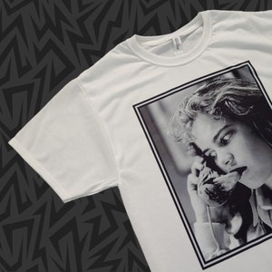 New T-Shirt A Nightmare on Elm Street NANCY & Her New Boyfriend FREDDY Krueger Phone Print horror 80s Pick Size S - 2XL