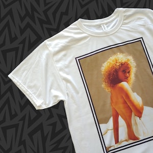 New T-Shirt SHOWGIRLS Elizabeth Berkley 90s Movie Cult Classic saved by the bell strip stripper Pick Size S - 2XL