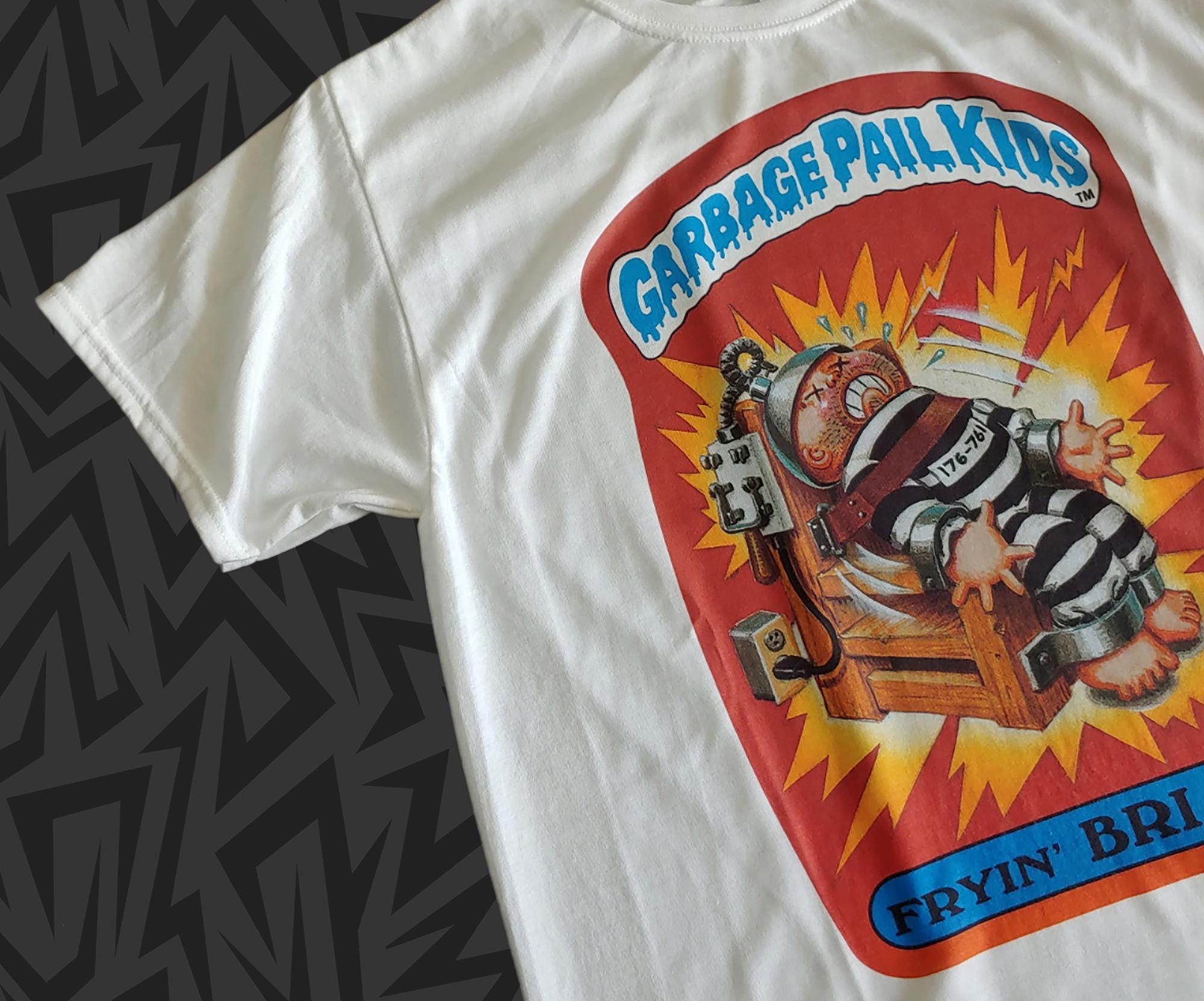 New Garbage Pail Kids T-shirt FRYIN' BRIAN Series 1 Card 4a Gpk