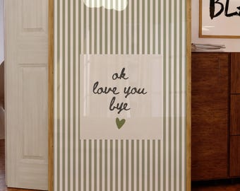 Ok ti amo ciao Stampa a righe color salvia neutro a forma di cuore – Decorazione murale di tendenza per dormitorio (Download digitale)