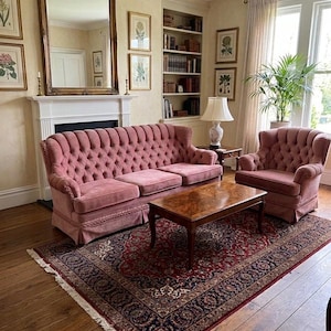 Dusty Rose Pink Velvet Tufted Sofa and Armchair, Vintage Velvet Wingback Couch Set, Shabby Chic Hollywood Regency Lounge Seating