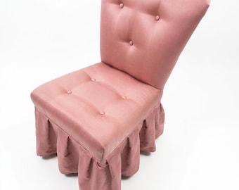 Vintage roze getufte pantoffelstoel, Hollywood Regency boudoirstoel uit het midden van de eeuw met gegolfde rok, make-upstoel retro slaapkamer
