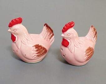 vintage pink chickens salt and pepper shakers, made in Japan, collectibles, ceramic chickens, kitchen decor, kitchen and dining