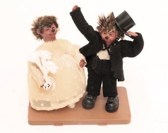 vintage hedgehog wedding couple figurines, bride and groom, Original Peter Figuren Austria, wedding cake decor, hedgehogs, RARE