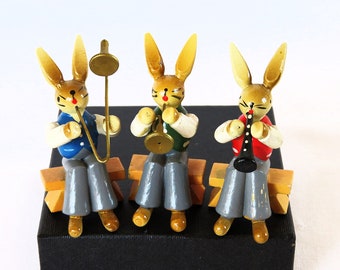 Erzgebirge wooden bunny figurines, 3 bunny musicians, made in Germany, vintage collectibles bunnies, Easter decor