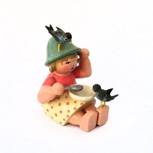 Vintage Erzgebirge figurine, Wendt and Kuehn, Expertic, girl with w soup bowl & 2 birds,  DDR East Germany, wooden, collectible figurines