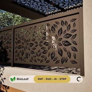 Może przedstawiać: Brązowe metalowe ogrodzenie z motywem liści. Ogrodzenie ma wycięte wzory liści ułożone w kształty kwiatowe. Obraz przedstawia również pasującą konstrukcję nad głową z podobnym wzorem liści. Widoczny jest tekst "BioLeaf" i "DXF - SVG - AI - STEP".
