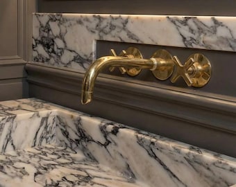 Nielakierowana mosiężna bateria umywalkowa do łazienki – solidna, montowana na ścianie